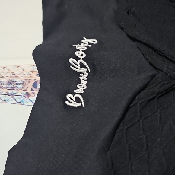 Boom Booty Black Textured Leggings Low Waisted Medium New - Picture 6 of 7
